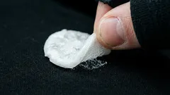 Kako ukloniti žvakaću gumu s vune i pletiva bez izvlačenja petlji