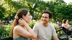 Kako prepoznati postoji li kemija između vas ili je to samo prijateljstvo: znakovi interesa koji se pojavljuju u svakodnevnom životu