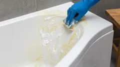 Kako možete ukloniti žute mrlje s kade bez upotrebe kemikalija? Ova domaća pasta pomoći će vam upravo u tome.