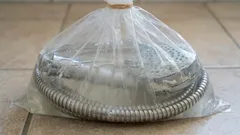 Kako ukloniti kamenc sa crijeva tuša za 10 minuta: jeftin način bez kemikalija