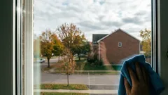 Prozori su sada čišći nego što su bili nakon čišćenja! Moj prijatelj, koji radi kao čistač, podijelio je sa mnom nekoliko jednostavnih savjeta.